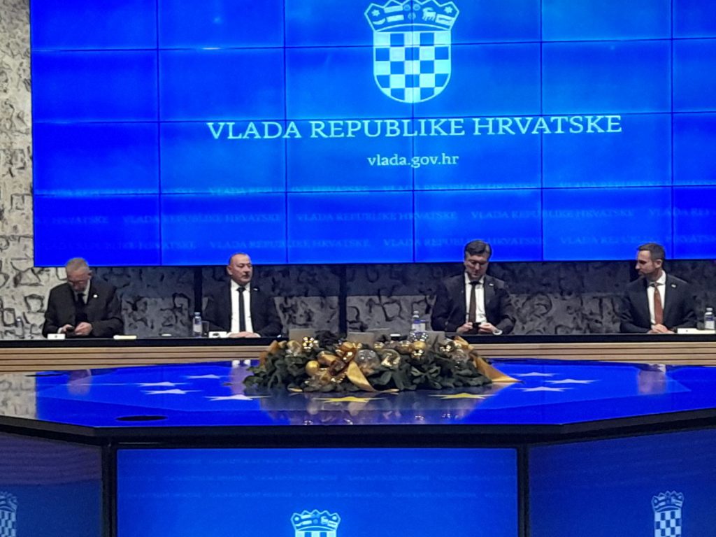 viber_slika_2022-12-01_15-02-47-746-1024x768 Predsjednica Udruge na svečanoj sjednici povjerenstva Vlade Republike Hrvatske