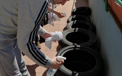 Radionica izrade ukrasnih vaza za cvijeće 6.4.2023. – projekt „Pametna udruga – pokretač promjena u zajednici“ UP.04.2.1.11.0453